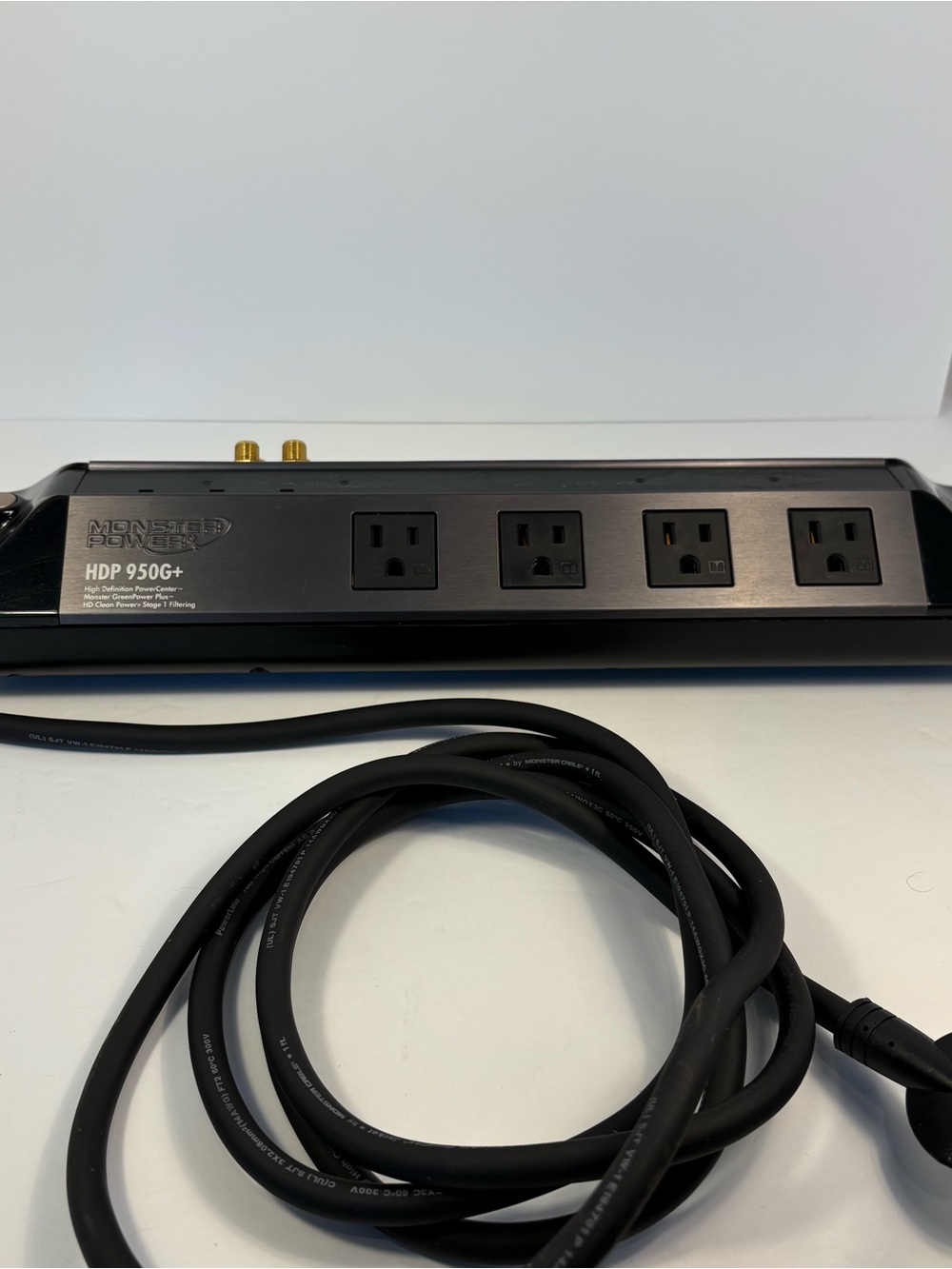 Monster Power HDP 950G+ High Definition PowerCenter